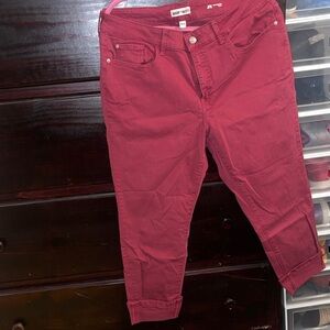 #70  Women's Red Ankle & Cropped Jeans